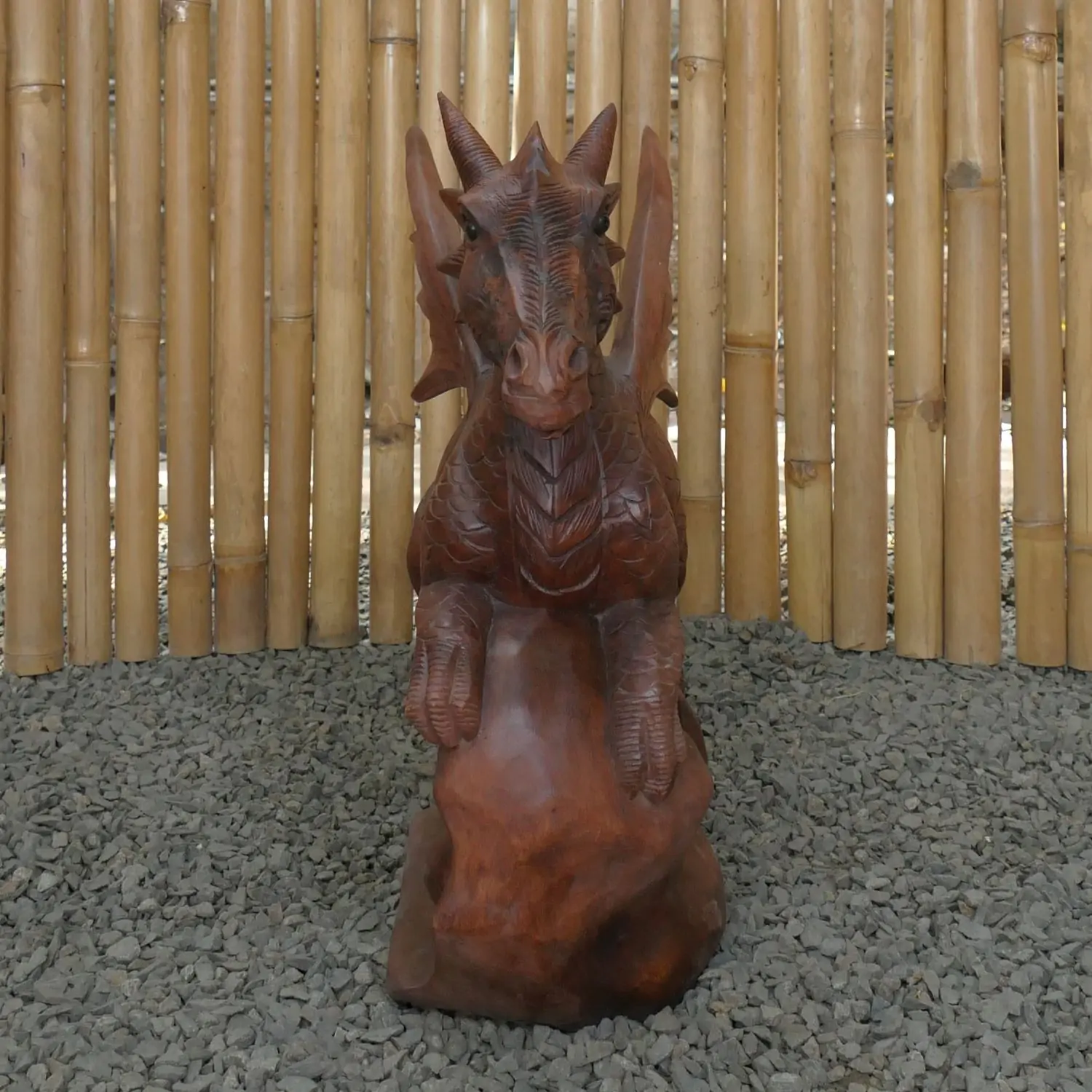  Product image 2 of the product “Dragon with leg lifted on the right made from suar wood, about 50cm Height ”